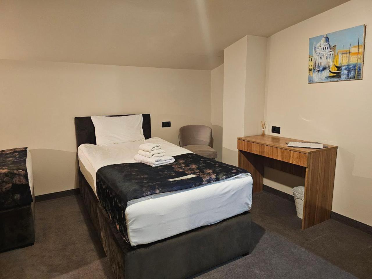 Ni Hotel Aloha מראה חיצוני תמונה