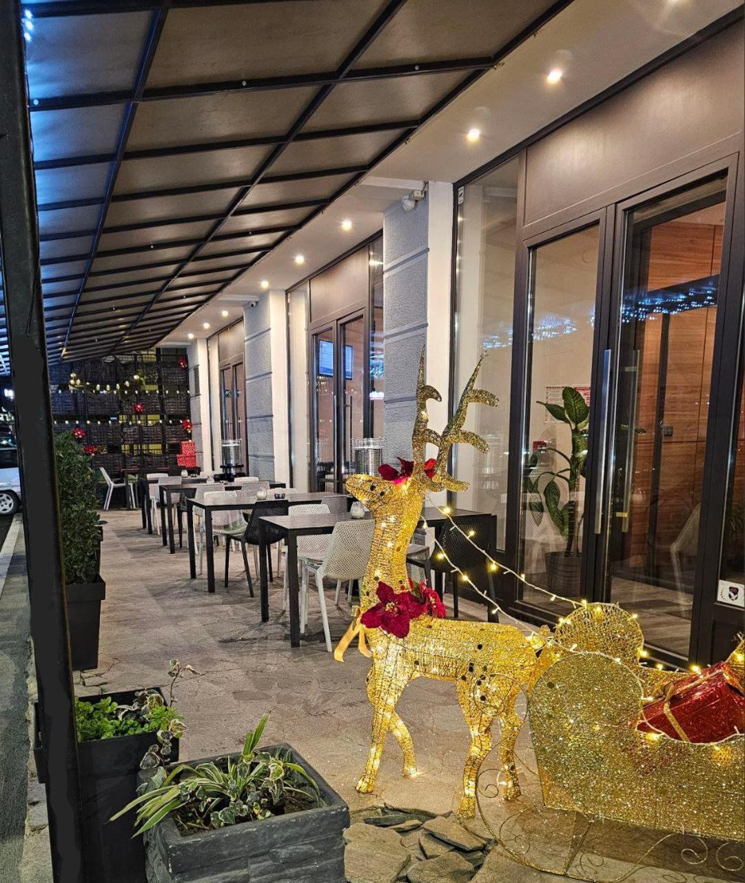 Ni Hotel Aloha מראה חיצוני תמונה