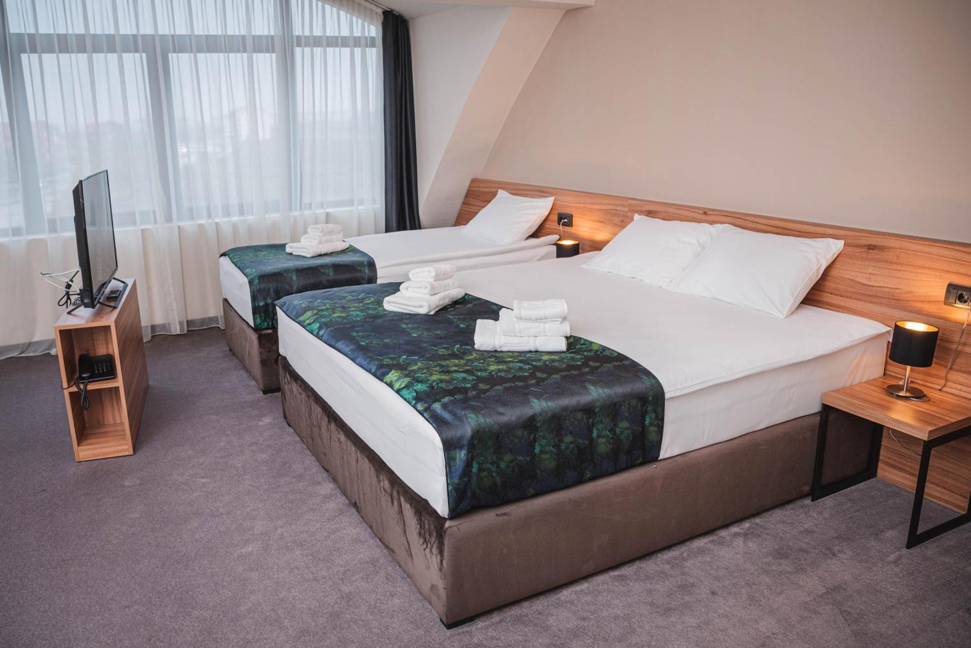 Ni Hotel Aloha מראה חיצוני תמונה