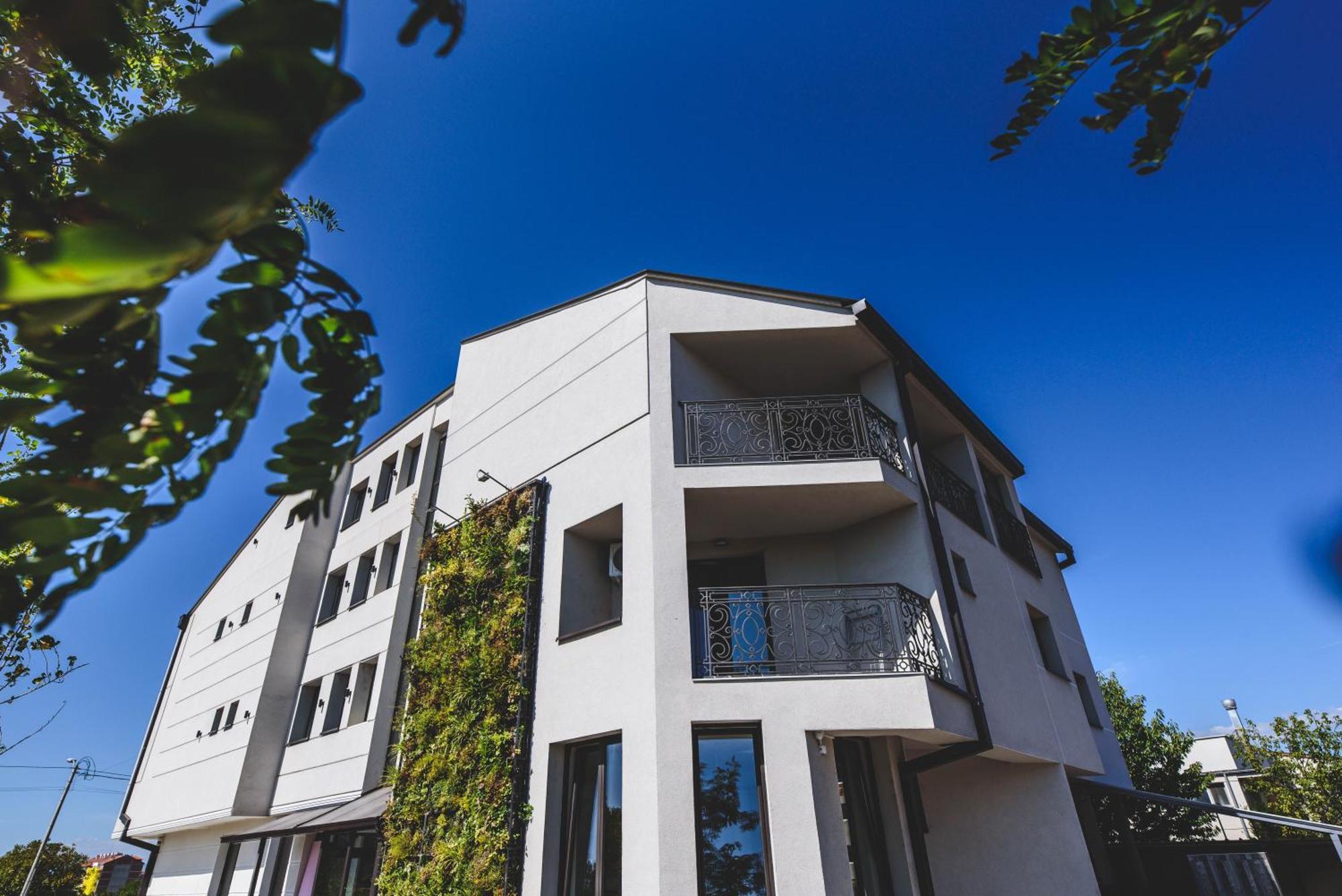 Ni Hotel Aloha מראה חיצוני תמונה