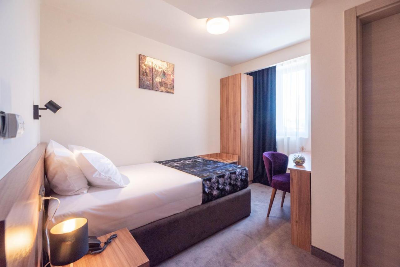 Ni Hotel Aloha מראה חיצוני תמונה