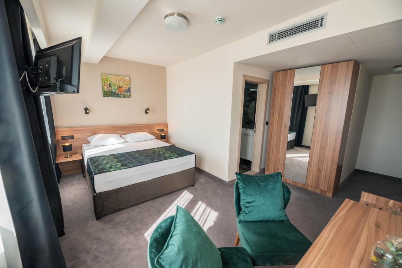 Ni Hotel Aloha מראה חיצוני תמונה