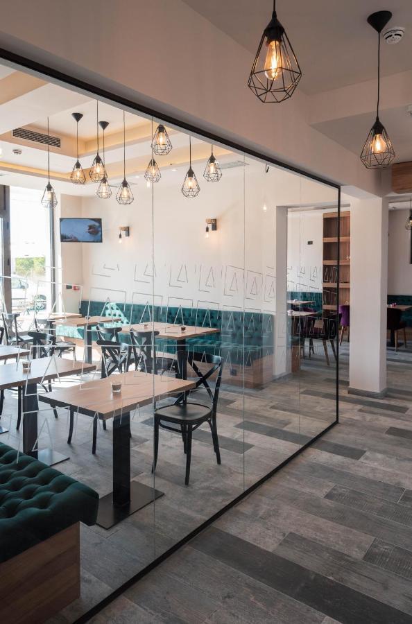 Ni Hotel Aloha מראה חיצוני תמונה