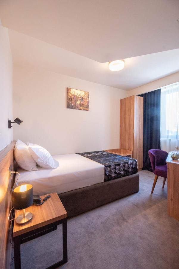 Ni Hotel Aloha מראה חיצוני תמונה
